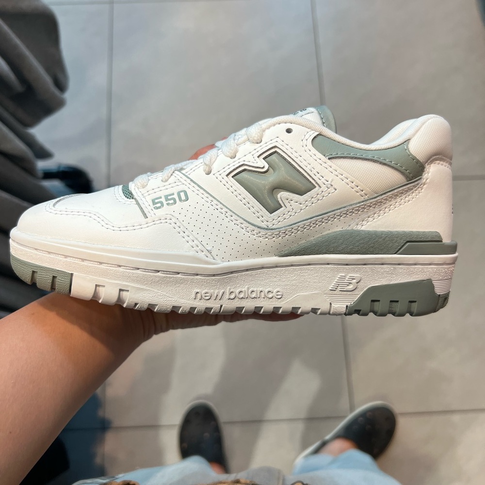 New Balance 550
Women's （new with box） - Picture 8 of 10